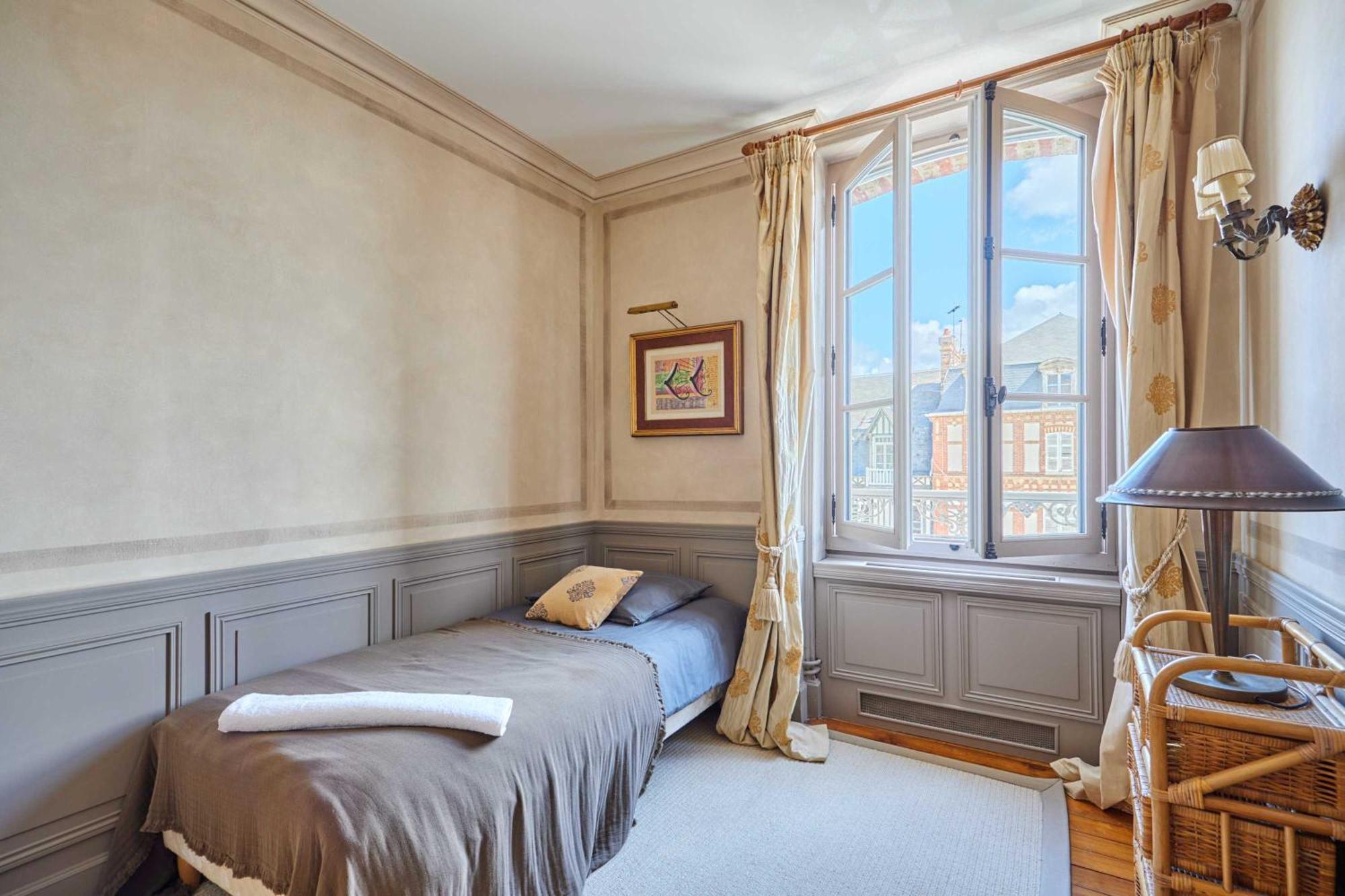 Luxurious 4 Bedroom Duplex, 200M From Place Morny Deauville Exterior photo